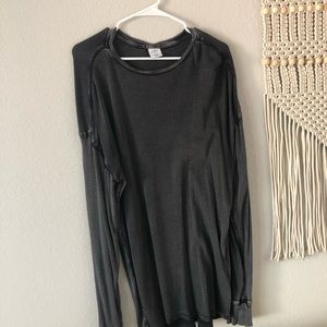 UA long sleeved ribbed oversized t